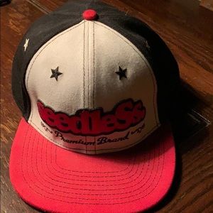 Seedless fitted 7 5/8 hat w/ built in stash pocket